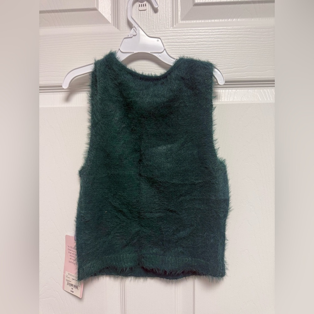 JCPenney Green Fuzzy Crop Top with Heart Accents size XS - Picture 4 of 6